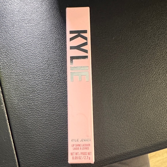 Kylie ~ Lip Shine Lacquer ~ #416 Don't @ Me ~ NIB - Picture 2 of 3